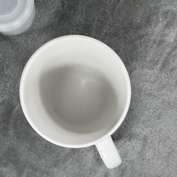 Queen Elizabeth II ‘First Class Mum’ Stamp Mug – Gift Republic Porcelain - Picture 3 of 4